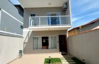 Casa com 3 suítes e piscina a venda em costazul, rio das ostras
