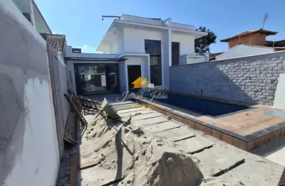 Casa linear com 3 quartos sendo 1 suíte a venda no bairro recreio em rio das ostras