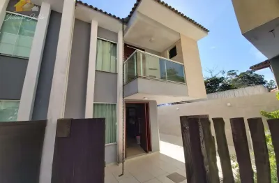 Casa duplex com 3 quartos sendo 1 suíte a venda no mirante da lagos em macaé rj