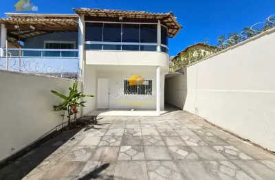 Casa com 4 quartos sendo 2 suítes para venda no centro de rio das ostras