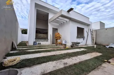Casa linear com 3 quartos sendo 1 suíte a venda no bairro enseada das gaivotas em rio das ostras rj