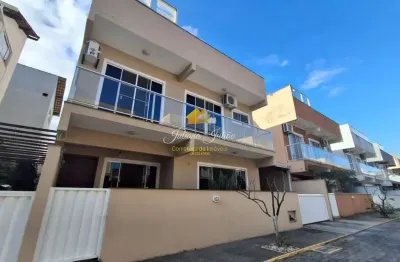Casa triplex com 3 quartos sendo 1 suíte a venda no bairro chácara mariléa em rio das ostras rj