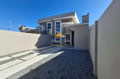 Casa linear com 3 quartos sendo 1 suíte a venda no bairro ouro verde em rio das ostras rj