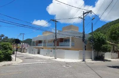 Casa tríplex 3 quartos suíte 2vaga, cafubá piratininga fazendinha niterói rj.