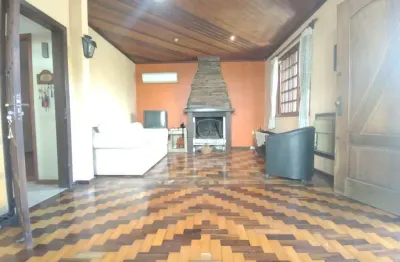 Casa com 5 quartos à venda na rua roque gonzales, 103, jardim botânico, porto alegre, 190 m2 por r$ 750.000