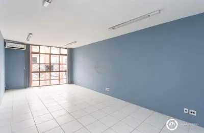 Sala comercial com 1 sala à venda na rua umbú, 500, passo da areia, porto alegre, 48 m2 por r$ 171.000
