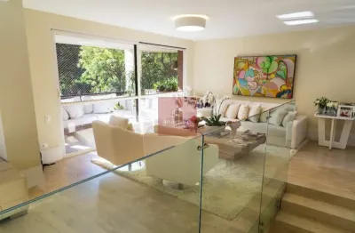 Apartamento duplex c/ 284m², 4 dormitórios sendo 2 suítes.