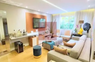 Apartamento c/ 110m², reformado, 3 dormitórios sendo 1 suíte.