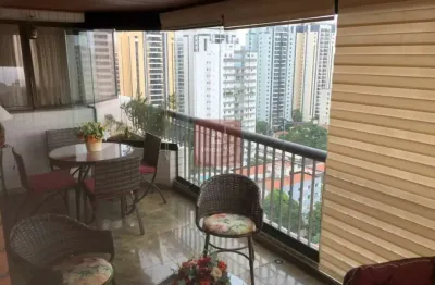 Apartamento em moema pássaros com 200m², 4 dormitórios sendo 4 suítes.