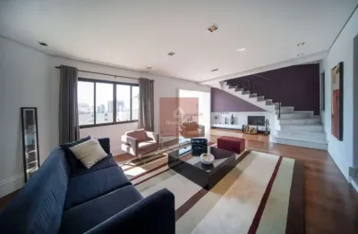 Cobertura em moema, fora de rota, reformada com piscina e espaço gourmet