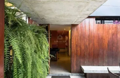 Casa comercial reformada e impecável em excelente localização