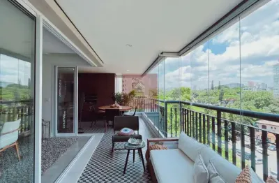 Moema nobre, pé no Parque Ibirapuera, 226 metros, 3 suítes, 4 vagas