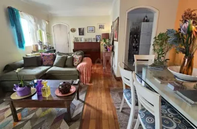 Moema, excelente localização e planta privilegiada com ambientes espaçosos