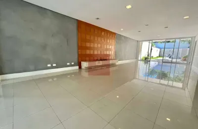 Casa em condomínio no brooklin - 425m² 4suites 4vagas de garagem com piscina e churrasqueira