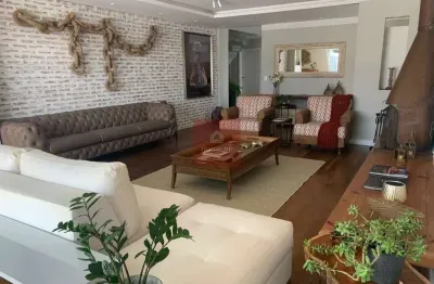 Brooklin velho, casa com 4 suites, 450mts, 3 vagas, piscina , spa e brinquedoteca