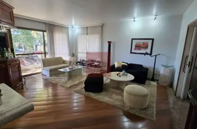 Excelente localização, um por andar, 200 metros privativos em Moema