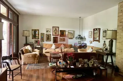 Brooklin velho, casa térrea com 4 quartos,1 suite, 2 vagas, 310au, piscina