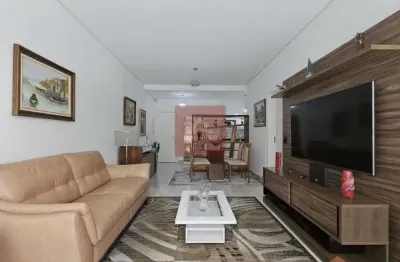 Totalmente reformado! são 2 suítes, 2 vagas e com 84m² - moema