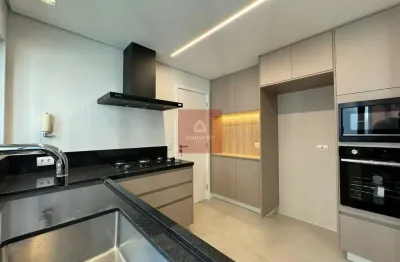 Apto Moema Pássaros totalmente reformado, próximo das escolas Móbile e colégio Consa