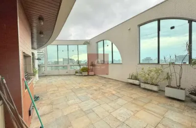 Cobertura em Moema Indios, são 533m², 4 dormitórios, sendo 4 suítes, 5 vagas.