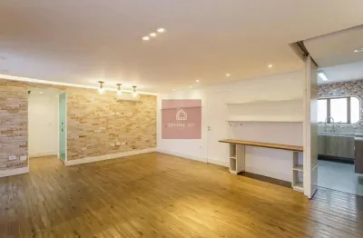 Moema, excelente localização e planta privilegiada com ambientes espaçosos