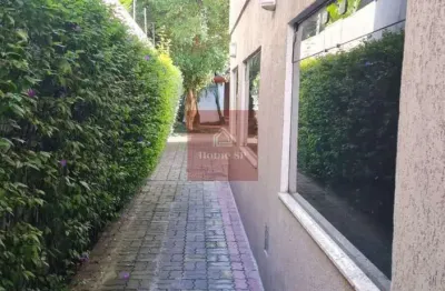 Duas salas no térreo de um sobrado, para locação no brooklin.