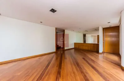 Duplex para venda em Moema com 3 quartos, sendo 3 suítes , 198m²