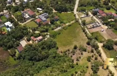Área com localização privilegiada na enseada azul / es