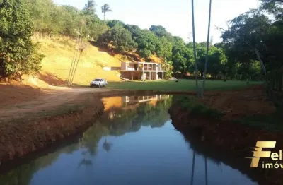 Maravilhosa chácara para moradia, lazer ou comércio