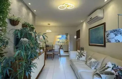 Desfrute da vida à beira-mar neste encantador apartamento de 02 quartos, localizado na esquina do oceano.