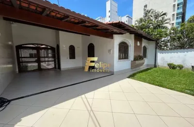 Belíssima casa linear de 03 quartos, sendo 03 suítes, localizada a 200 metros da praia em jardim camburi, vitória/es!