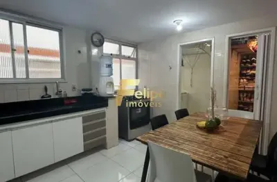 Belíssimo apartamento de 03 quartos, todo reformado no porcelanato, sol da manhã, à venda na praia do morro, em guarapari/es!
