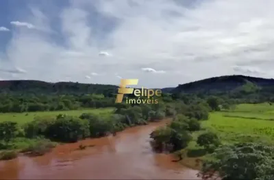Maravilhosa fazenda rica em água próximo a governador valadares.