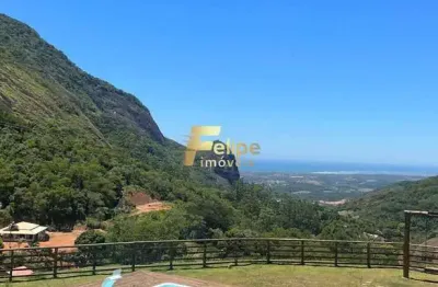 Aproveite a oportunidade única de adquirir sua chácara dos sonhos nas deslumbrantes montanhas de Guarapari.