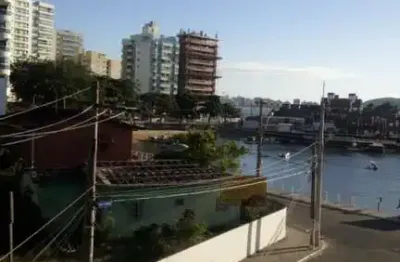 Apartamento reformado com 2 quartos na prainha de muquiçaba