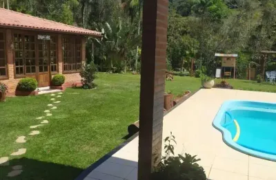 Maravilhoso sitio para toda a família em domingos martins / es