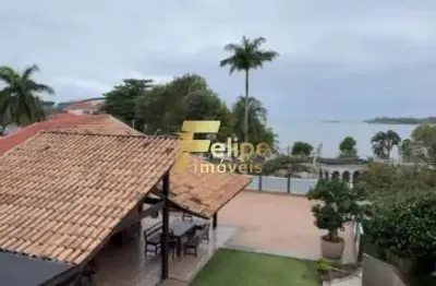 Lindíssima casa de 04 quartos, sendo 03 suítes, à venda na ilha do boi, em vitória/es!