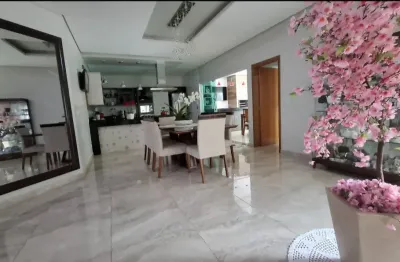 Casa com 4 quartos à venda no Jardim Regina, Botucatu 