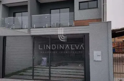 Sobrado no três bandeiras, com suíte, 2 quartos e espaço gourmet - recém construído