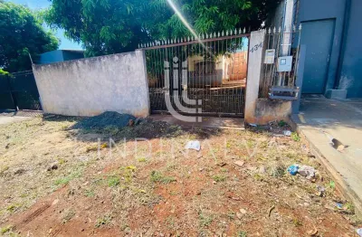 Casa com 2 quartos e amplo quintal no jardim evangélico, próxima a itaipu