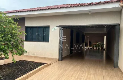 Casa à venda no jardim dona fátima com 3 quartos, edícula e amplo pátio em foz do iguaçu