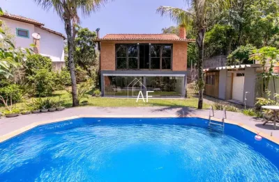 Casa para venda em embu das artes, 3 quartos, 1 suíte, 4 vagas de garagem, 215m²