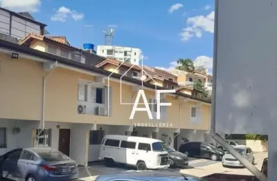 Casa em condomínio fechado próximo ao horto florestal e serra da cantareira