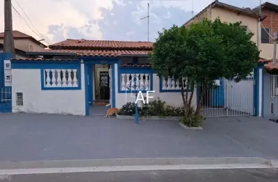 Casa térrea com edícula nos fundos com 3 vagas de garagem na cidade de indaiatuba sp