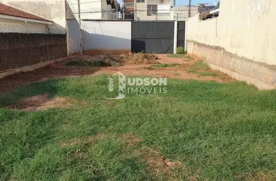 Terreno à venda na Rua Maceió, Vila Coralina, Bauru
