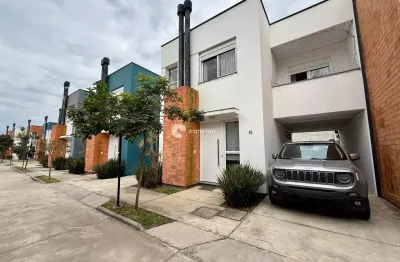 Casa em condomínio fechado à venda com 2 quartos, 1 suíte e 2 vagas de garagem