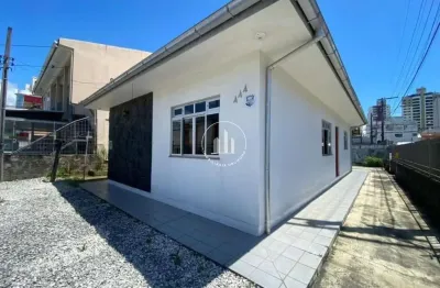 Casa com 3 quartos à venda na Rua Charles Ferrari, 444, Kobrasol, São José