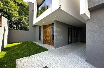 Sobrado triplex novo com 03 dormitórios sendo 01 suíte à venda, uberaba, curitiba, pr