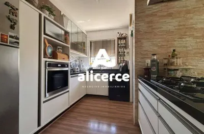 Amplo apartamento no estreito com ótima localização, florianópolis!