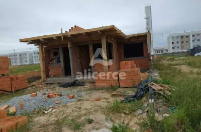 Linda casa geminada com acabamento impecável! na nova palhoça